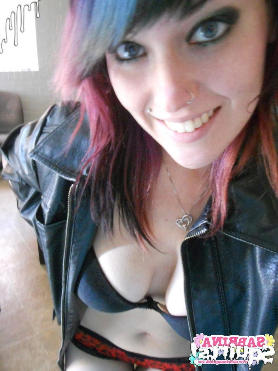 16P Amateur teen slut selfshots