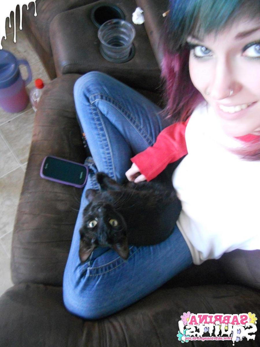 16P Amateur teen slut selfshots