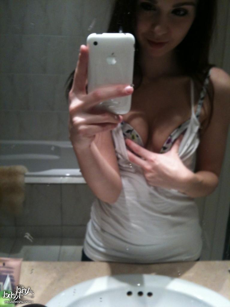 16P Cute amateur teen selfshots