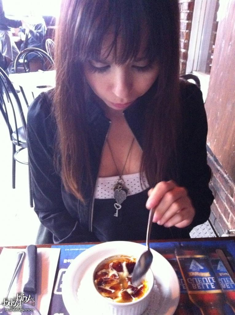 16P Cute amateur teen selfshots