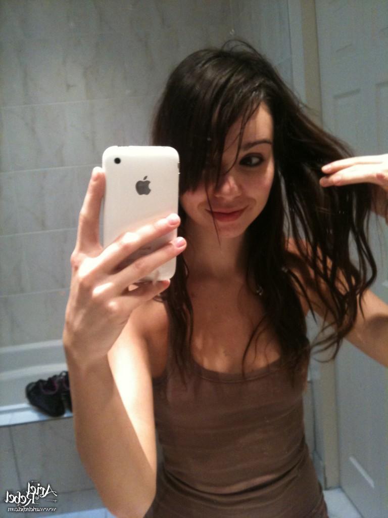 16P Cute amateur teen selfshots