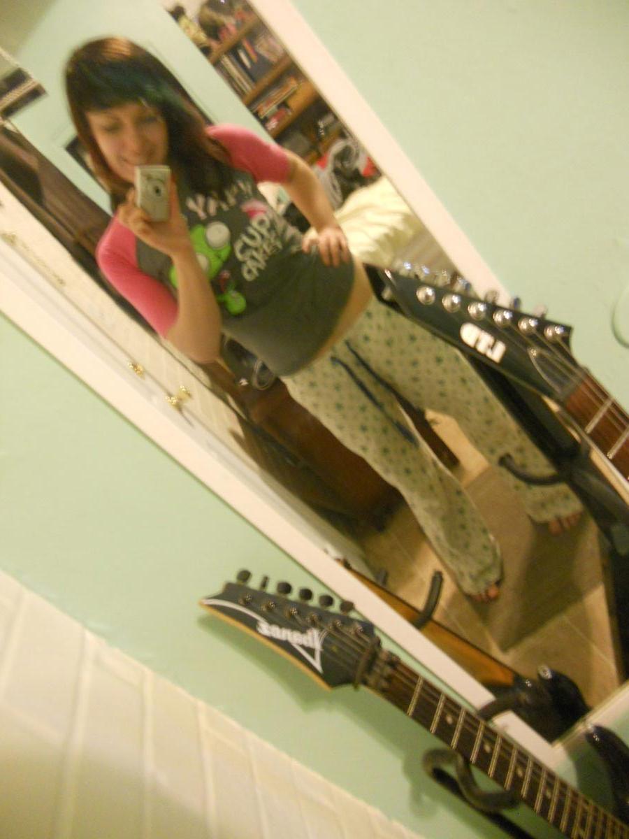 16P Amateur teen slut selfshots