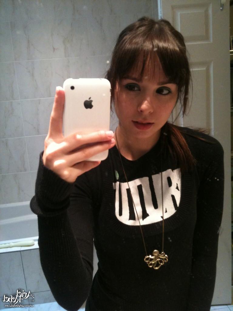 16P Cute amateur teen selfshots