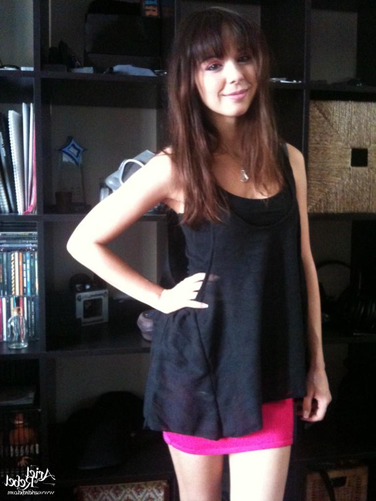 16P Cute amateur teen selfshots