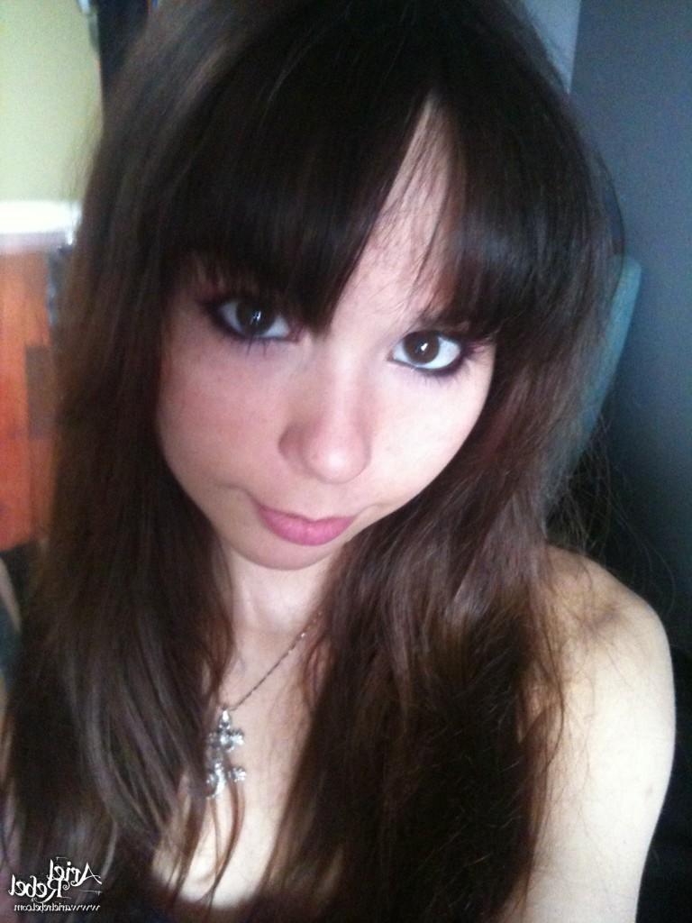 16P Cute amateur teen selfshots