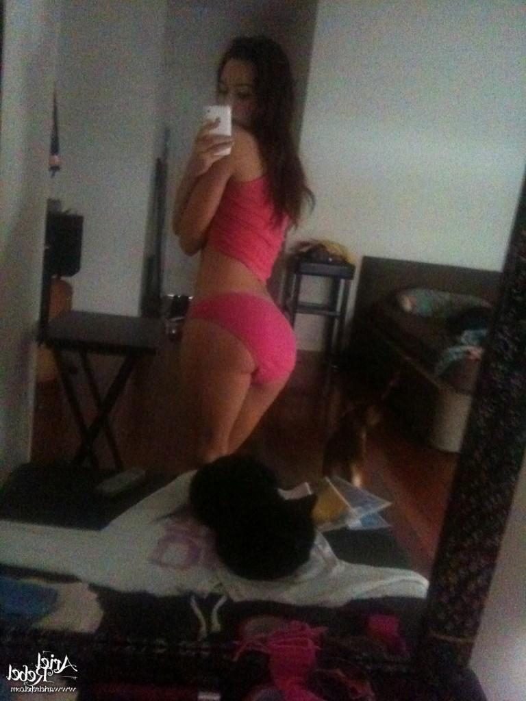16P Cute amateur teen selfshots