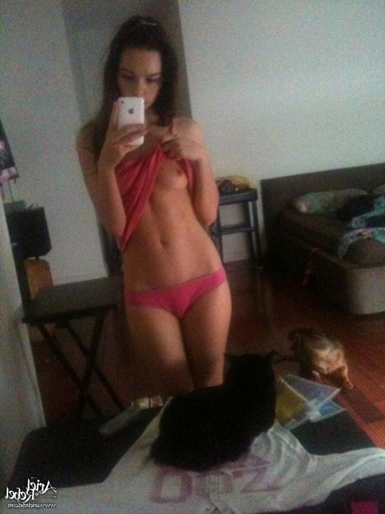 16P Cute amateur teen selfshots