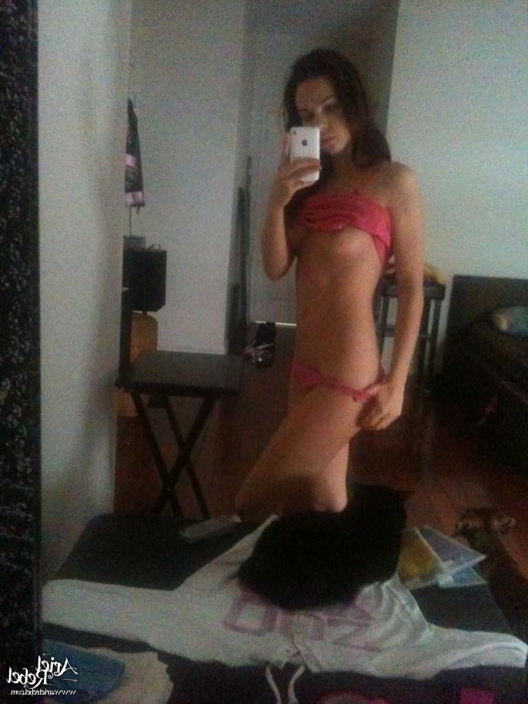 16P Cute amateur teen selfshots