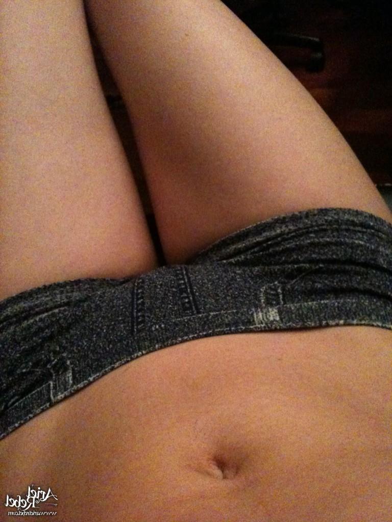 16P Cute amateur teen selfshots