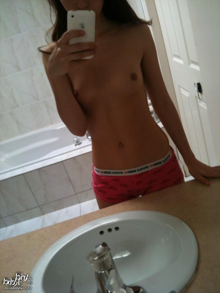 16P Cute amateur teen selfshots