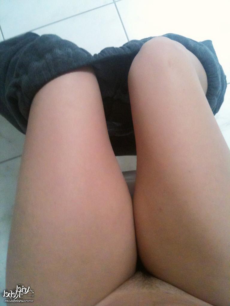 16P Cute amateur teen selfshots