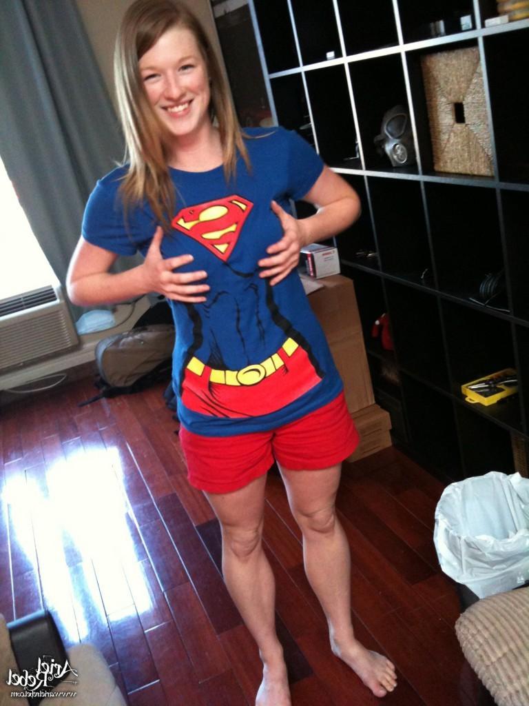 16P Cute amateur teen selfshots