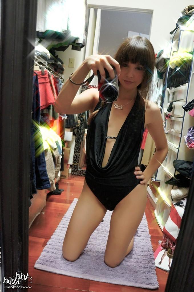 16P Cute amateur teen selfshots
