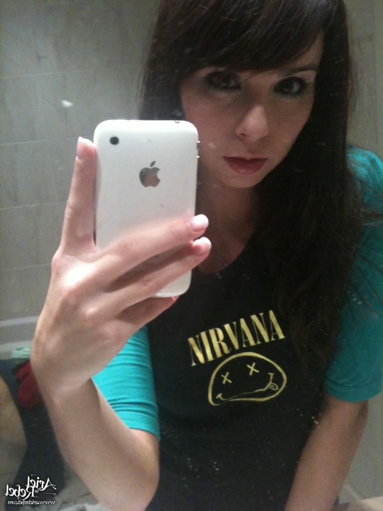 16P Cute amateur teen selfshots