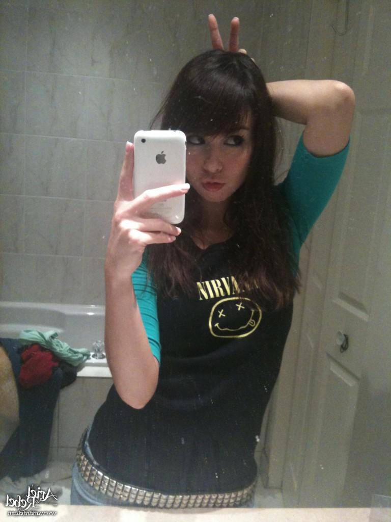 16P Cute amateur teen selfshots