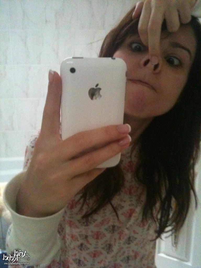 16P Cute amateur teen selfshots