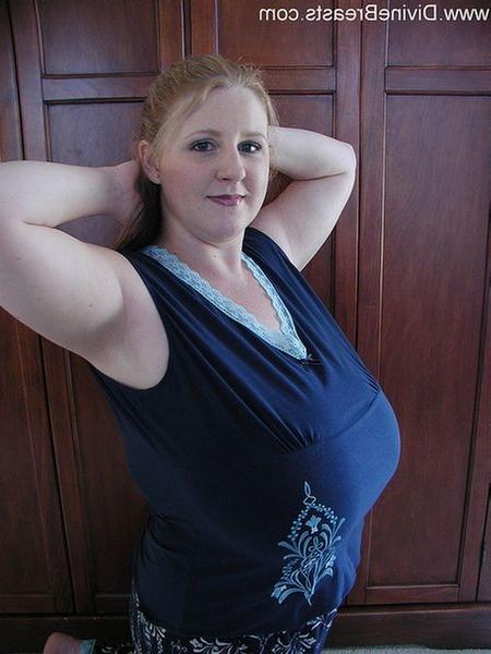 15P Amateur plumper Sapphire proudly displaying huge tits