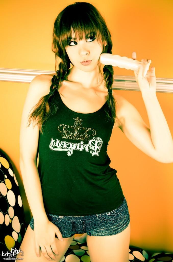 16P Cute amateur teen with dildo