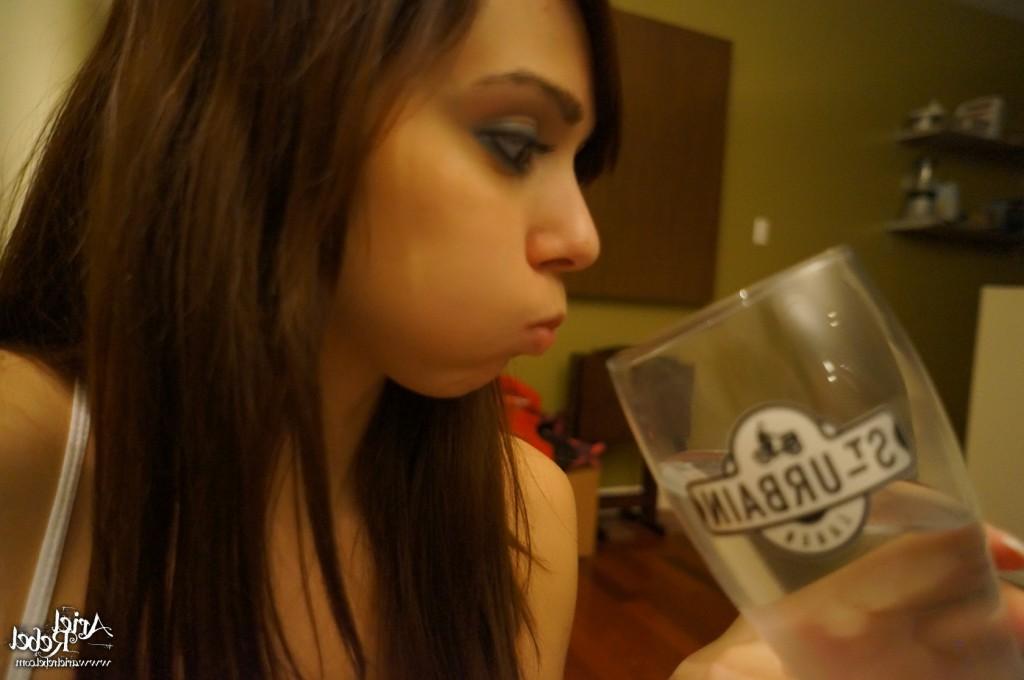 16P Cute amateur teen selfshots