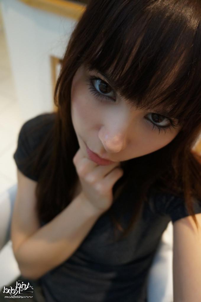 16P Cute amateur teen selfshots
