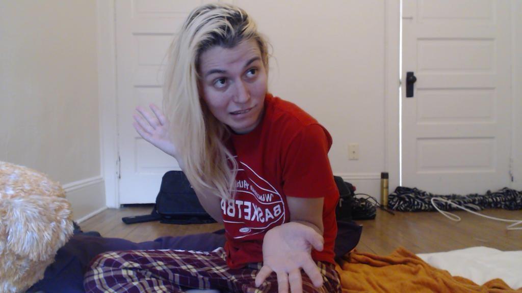 16P Amateur shemale selfies