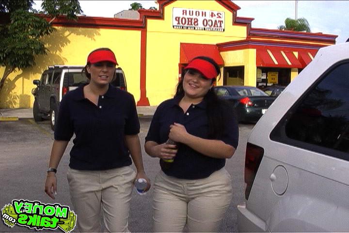 22P This hot cash register clerk is gettin fuckd for some extra cash in these hot pi