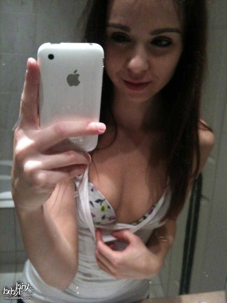 16P Cute amateur teen selfshots