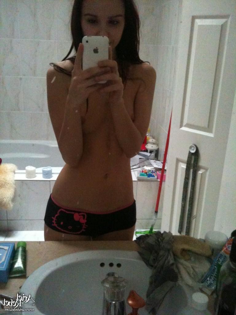 16P Cute amateur teen selfshots