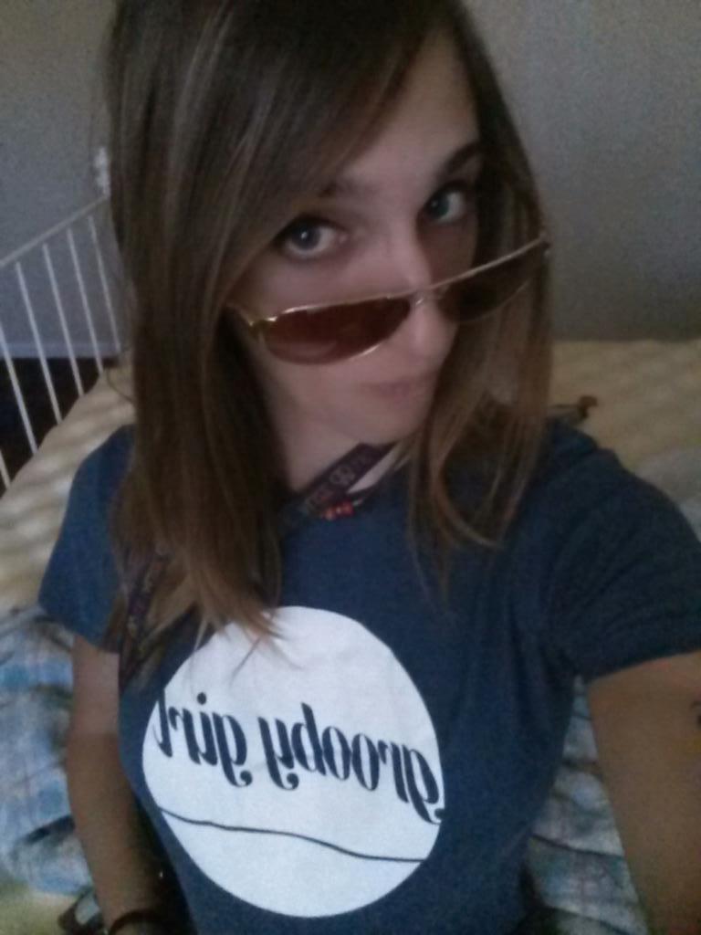 15P Amateur shemale beauty