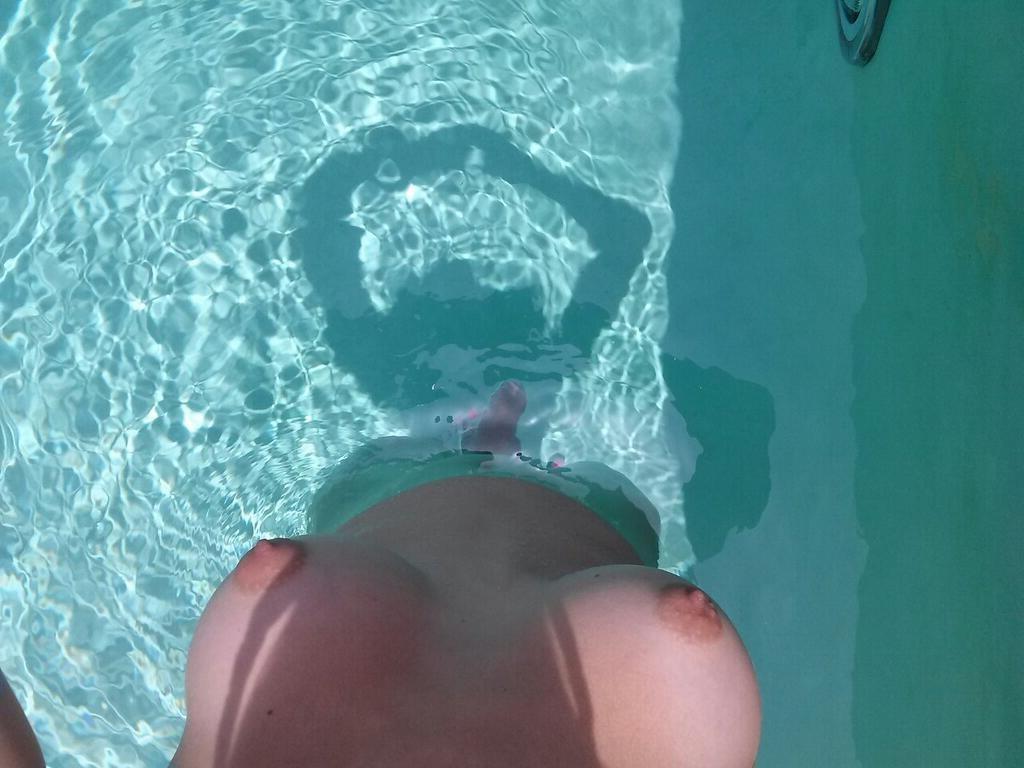 15P Amateur shemale beauty