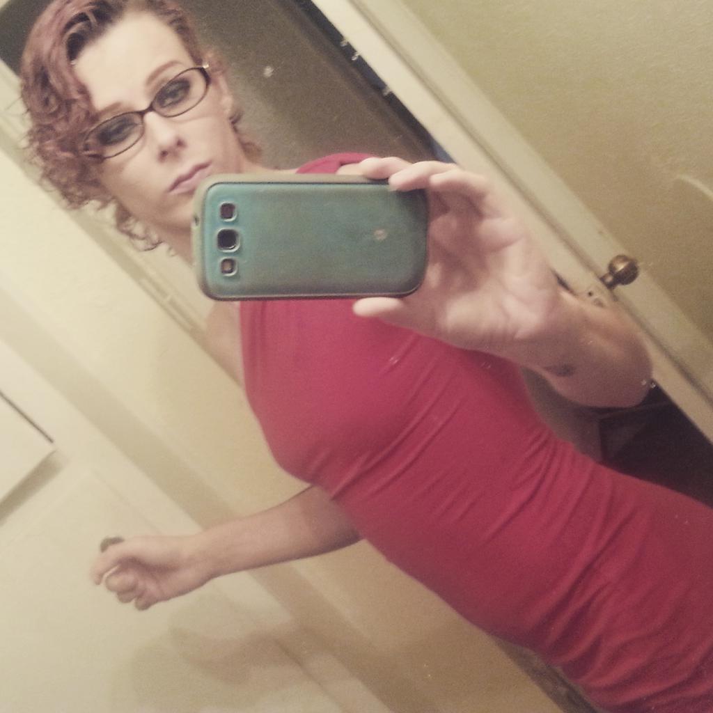 17P Amateur shemale selfies