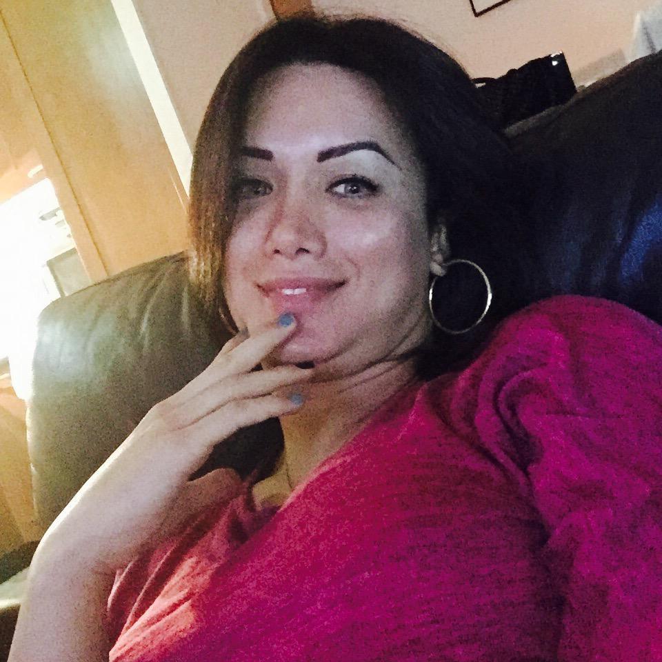 16P Amatuer shemale selfie