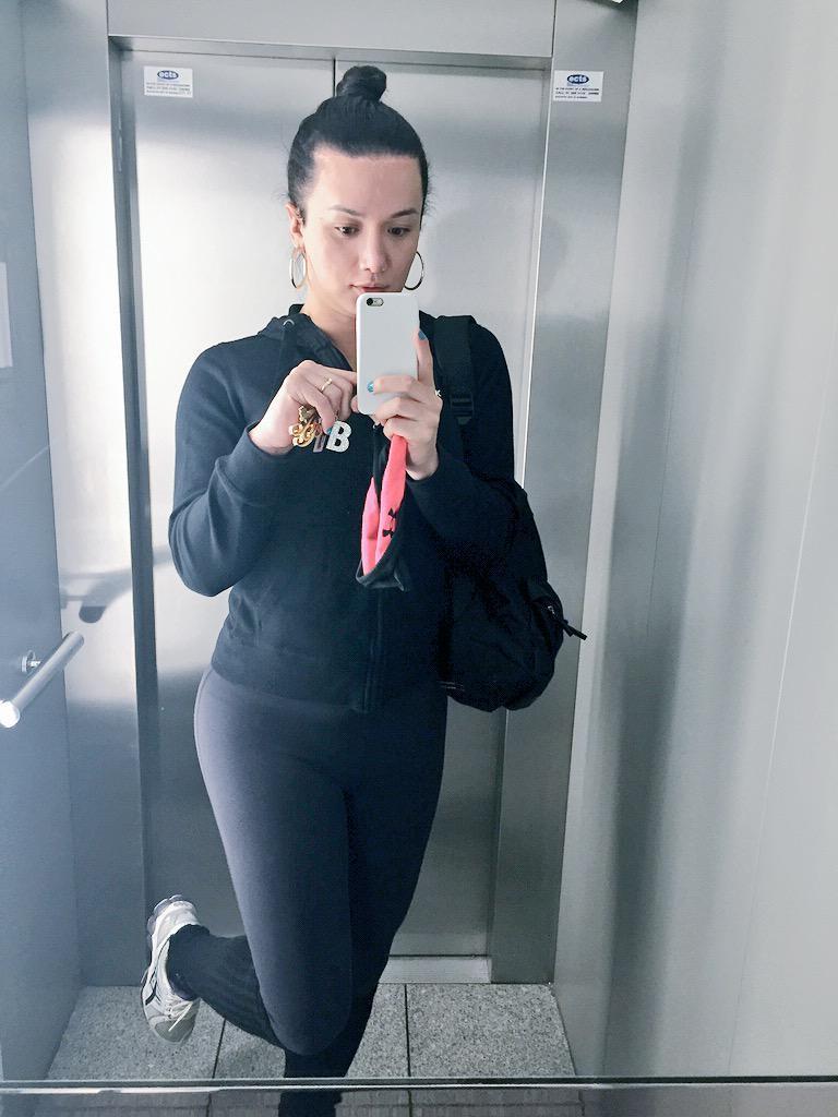 16P Amatuer shemale selfie