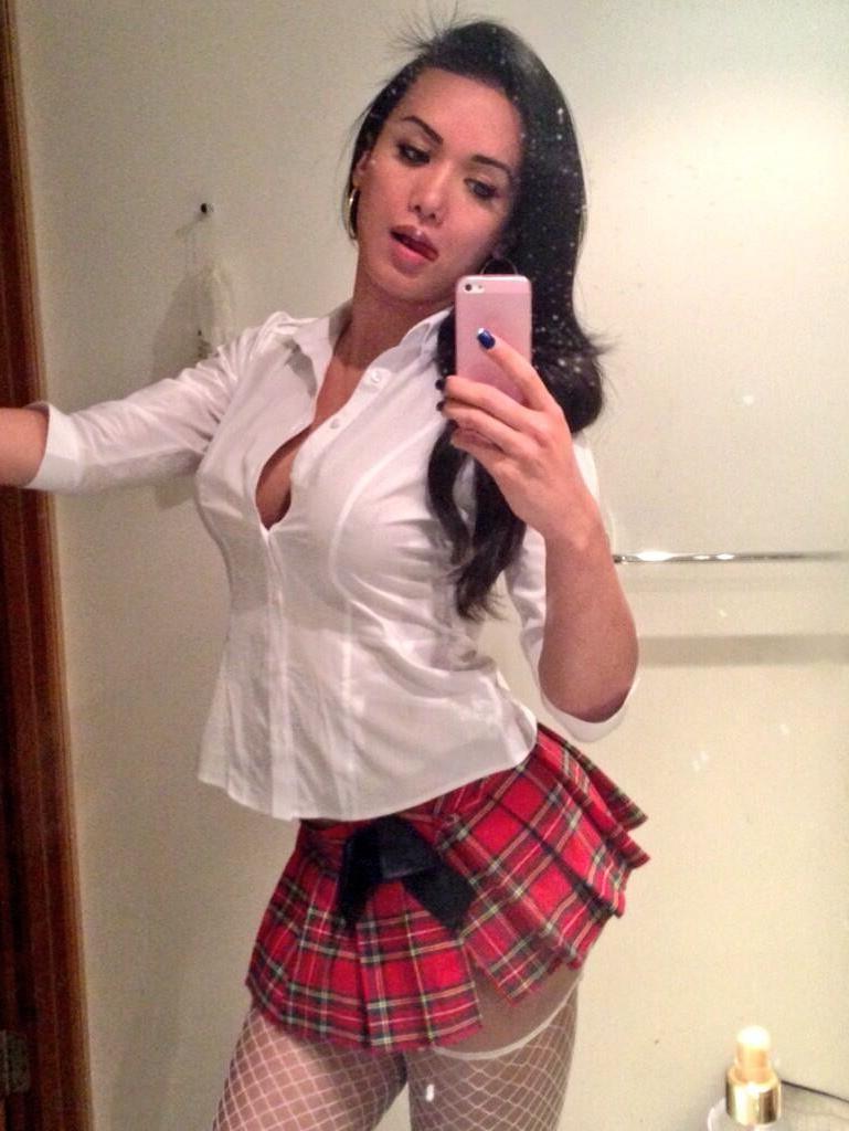 16P Amatuer shemale selfie