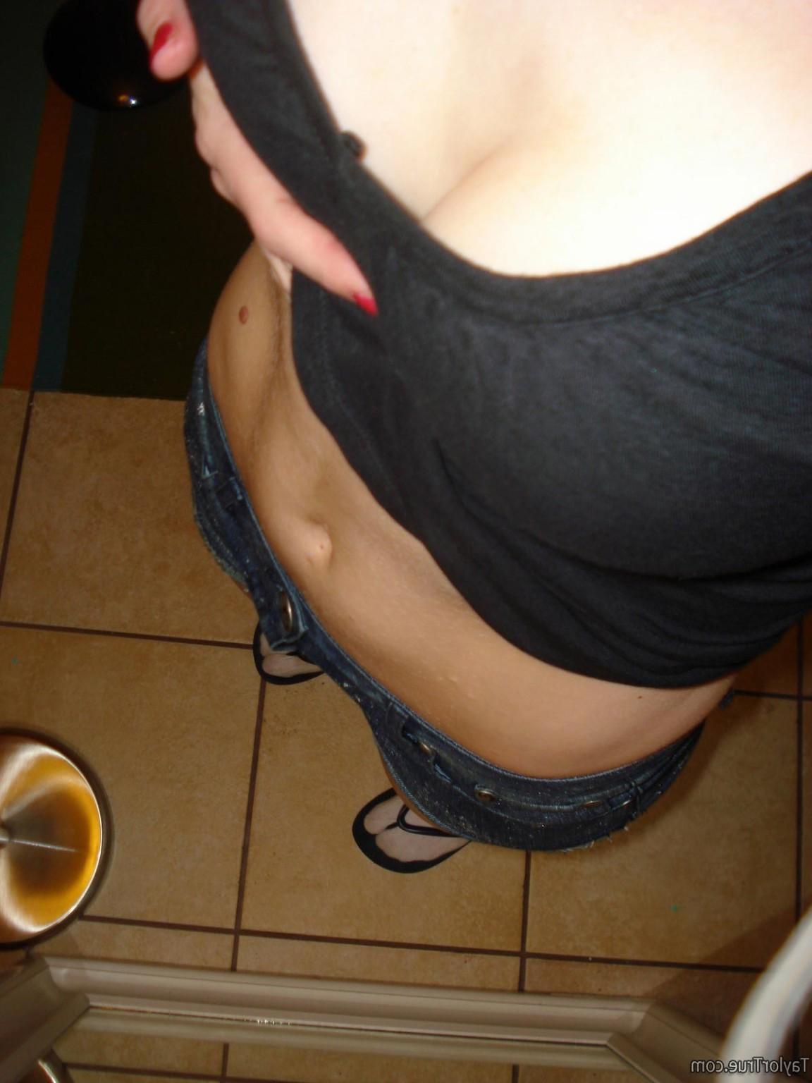 16P Real amateur blonde teen candids