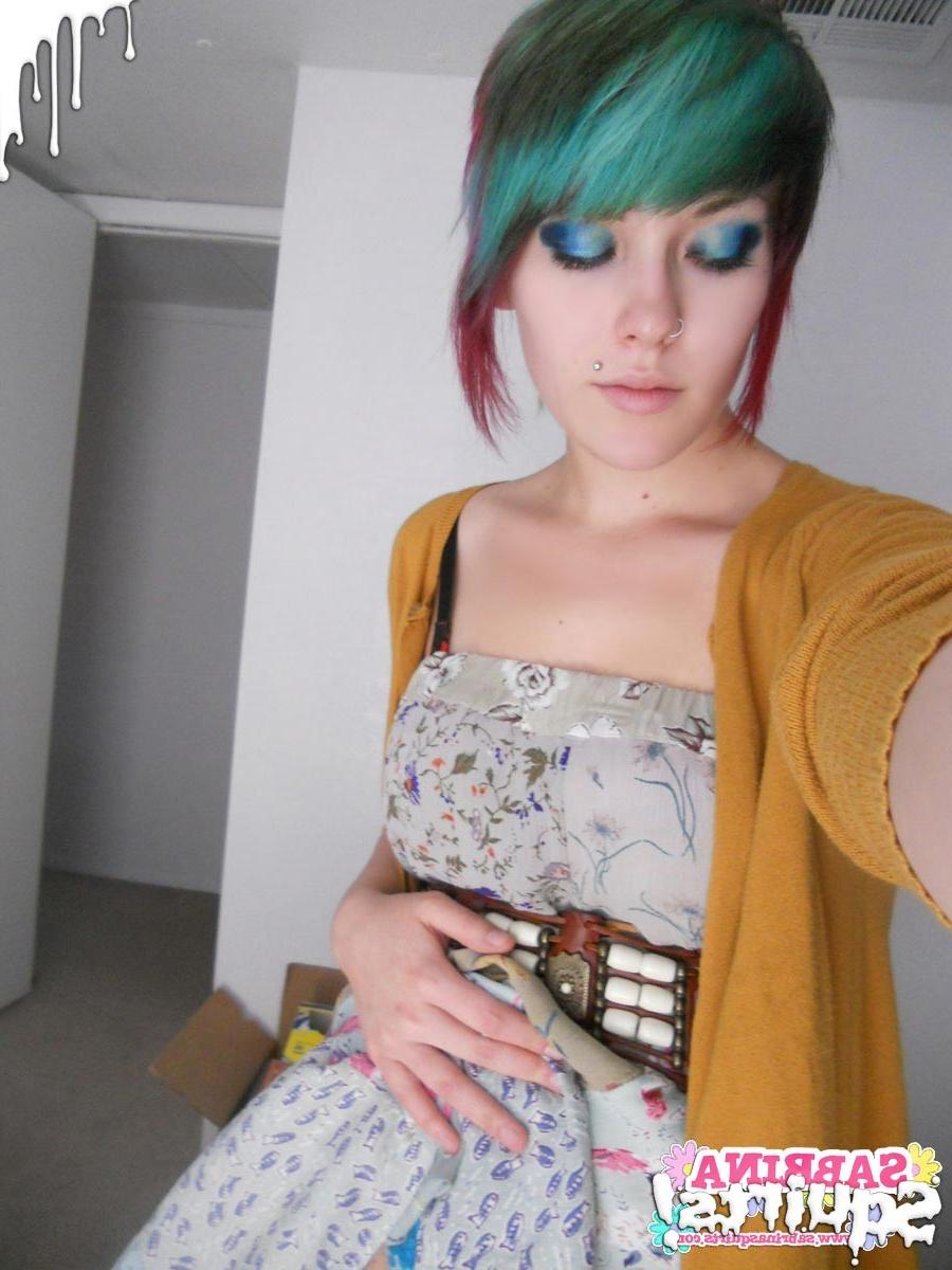 16P Amateur teen slut selfshots