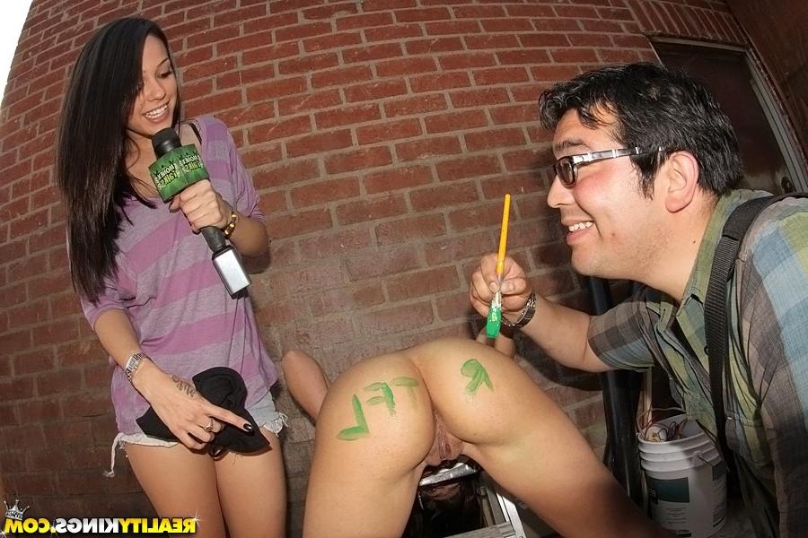 20P Real girl gets naughty for cash