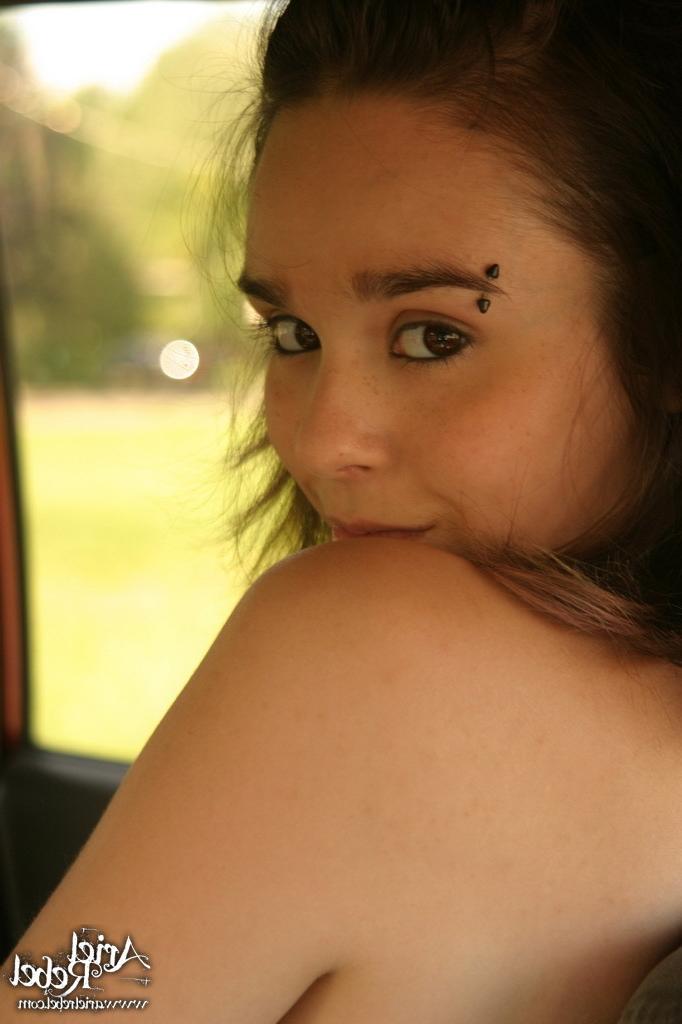 15P Amateur teen in car