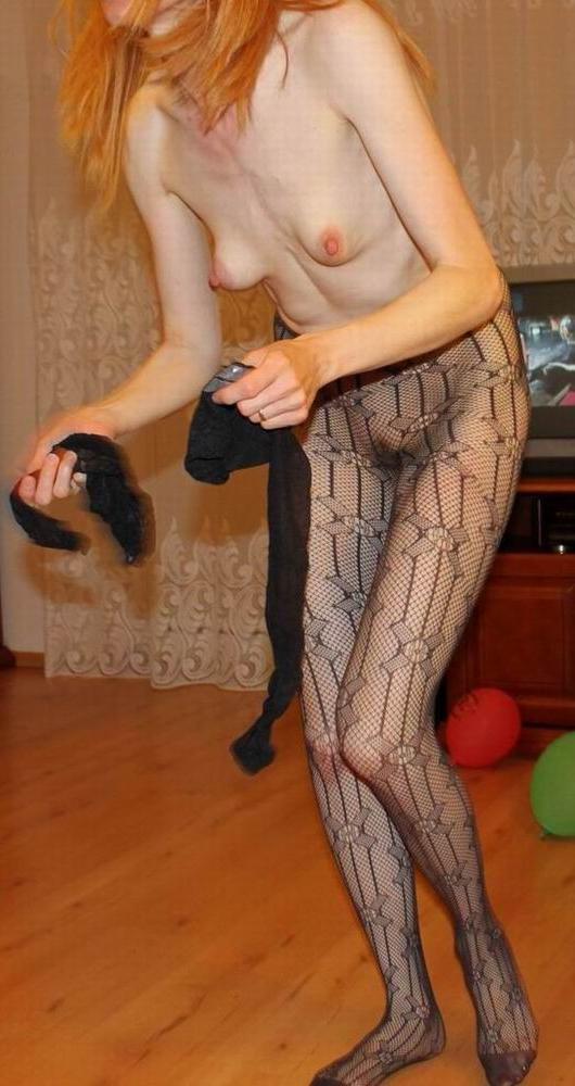 20P Very skinny amateur milf poser