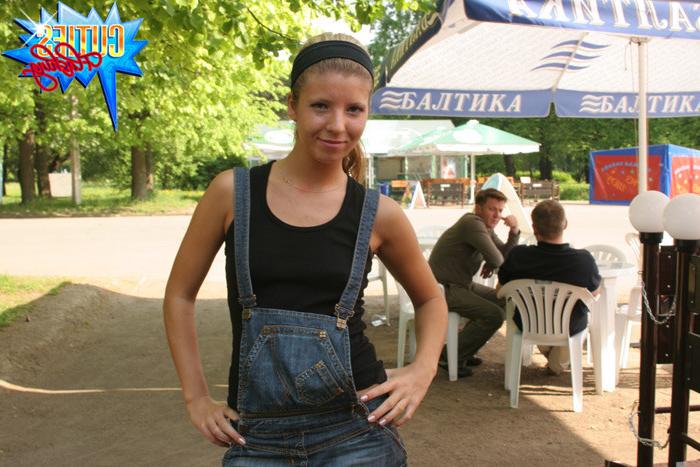 16P Amateur teen girl flashing her fresh body and sweet pussy in public