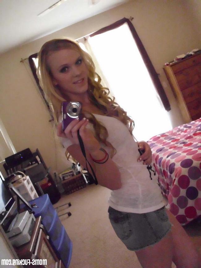 12P Blonde ex girlfriends show tits and ass for the camera gallery 3