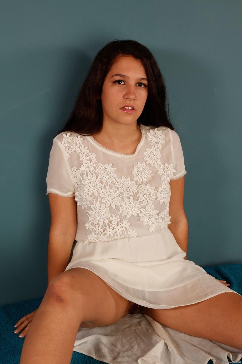 15P Horny amateur teen Caroline Ray spreading her unshaved snatch
