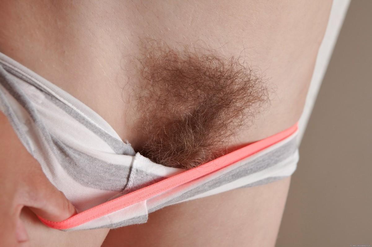 15P Hairy cute natural amateur teen Alta takes a break from cleaning house
