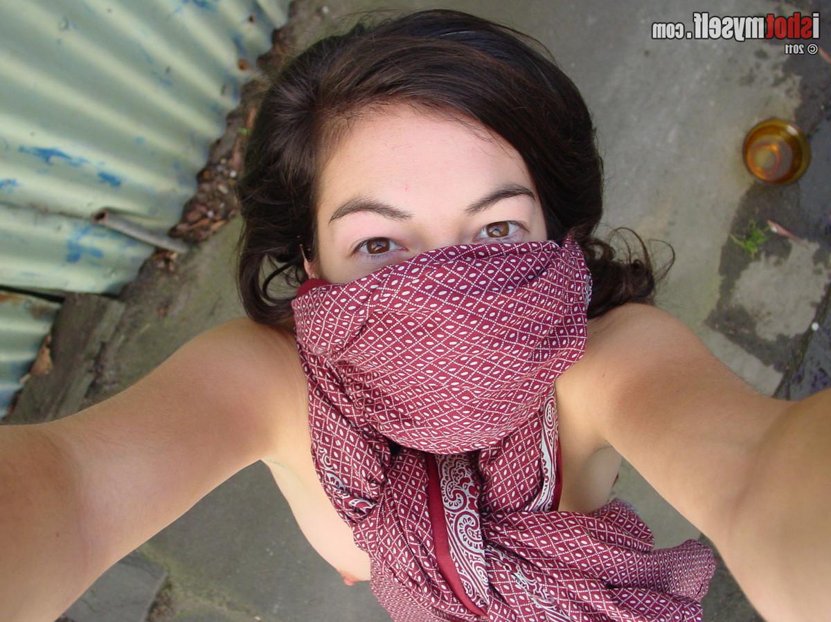 15P Selfshot hairy amateur teen Claire showing her unshaved pussy