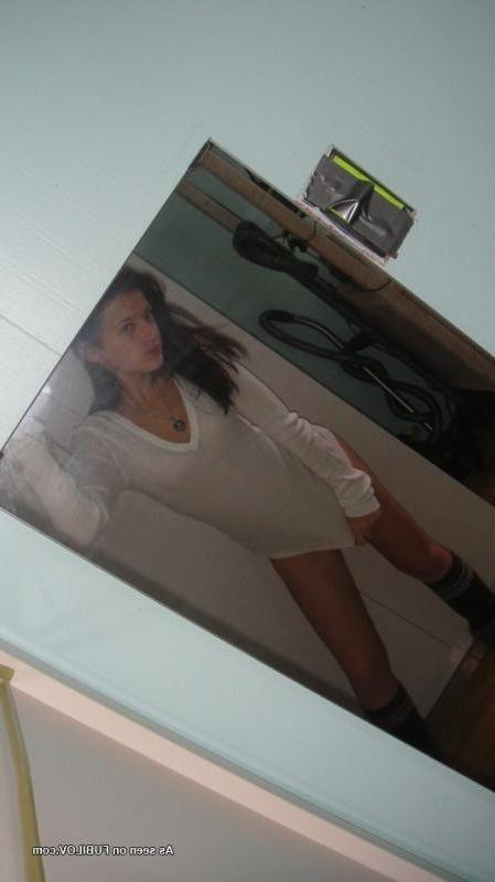 14P Sexy amateur teen selfshooting in her bedroom