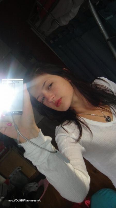14P Sexy amateur teen selfshooting in her bedroom
