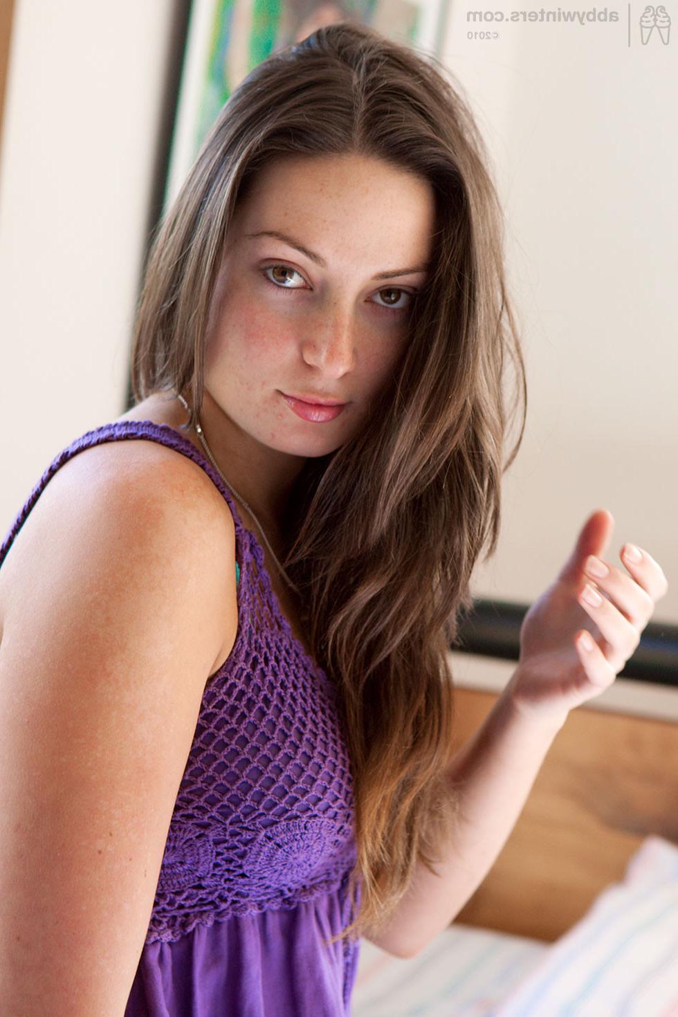 15P Juicy amateur teen Rachel spreading pussy