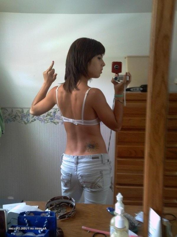14P Hot amateur teen babe posing for her pals 