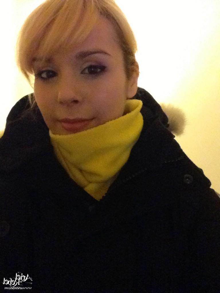 16P Cute amateur teen selfshots