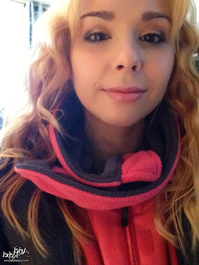 16P Cute amateur teen selfshots